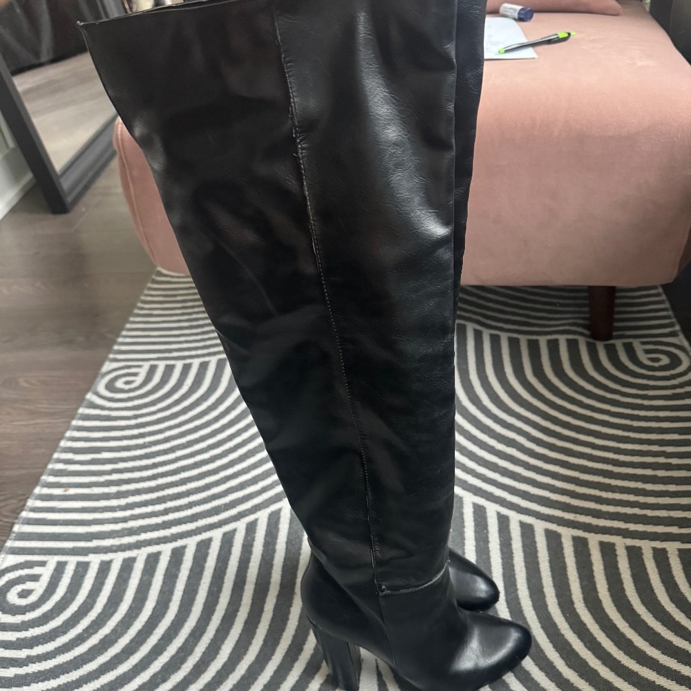 Black Knee High High Heeled Leather Boots